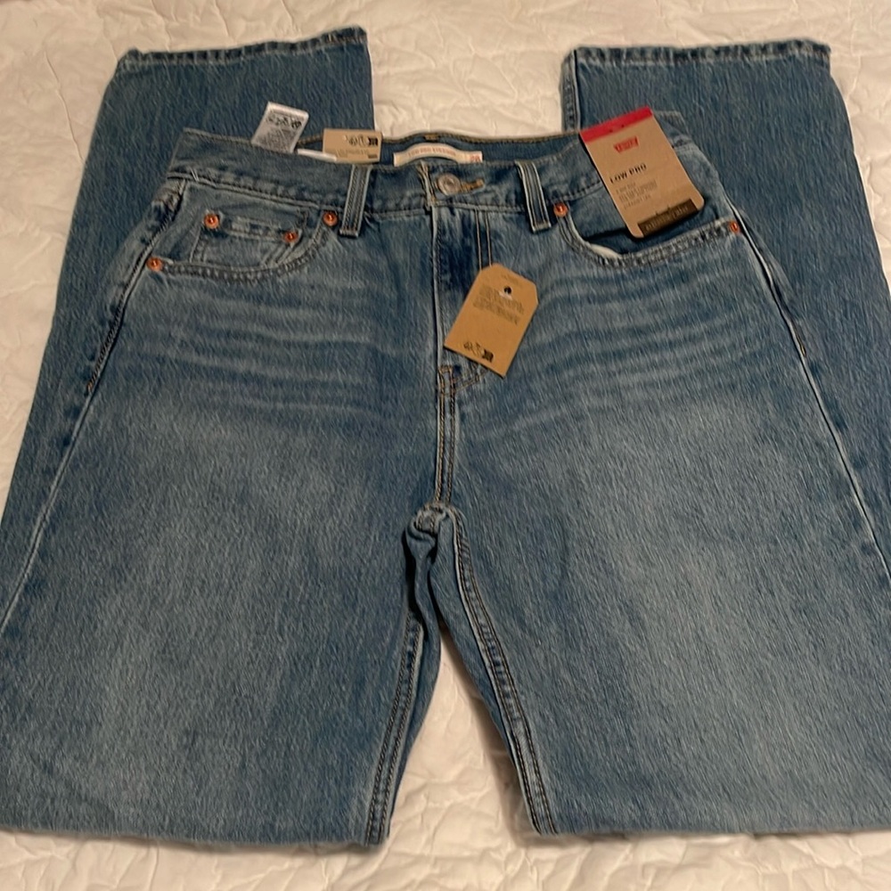 Levi’s a medium rise